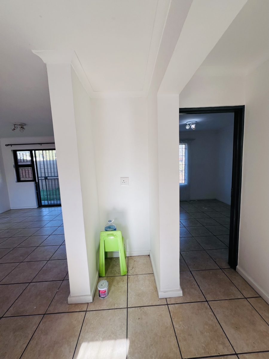 2 Bedroom Property for Sale in Sea Breeze Western Cape
